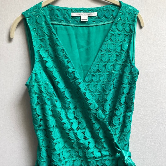 Diane von Furstenberg Derbette Wrap Lace Dress Sz 4 - Picture 10 of 10